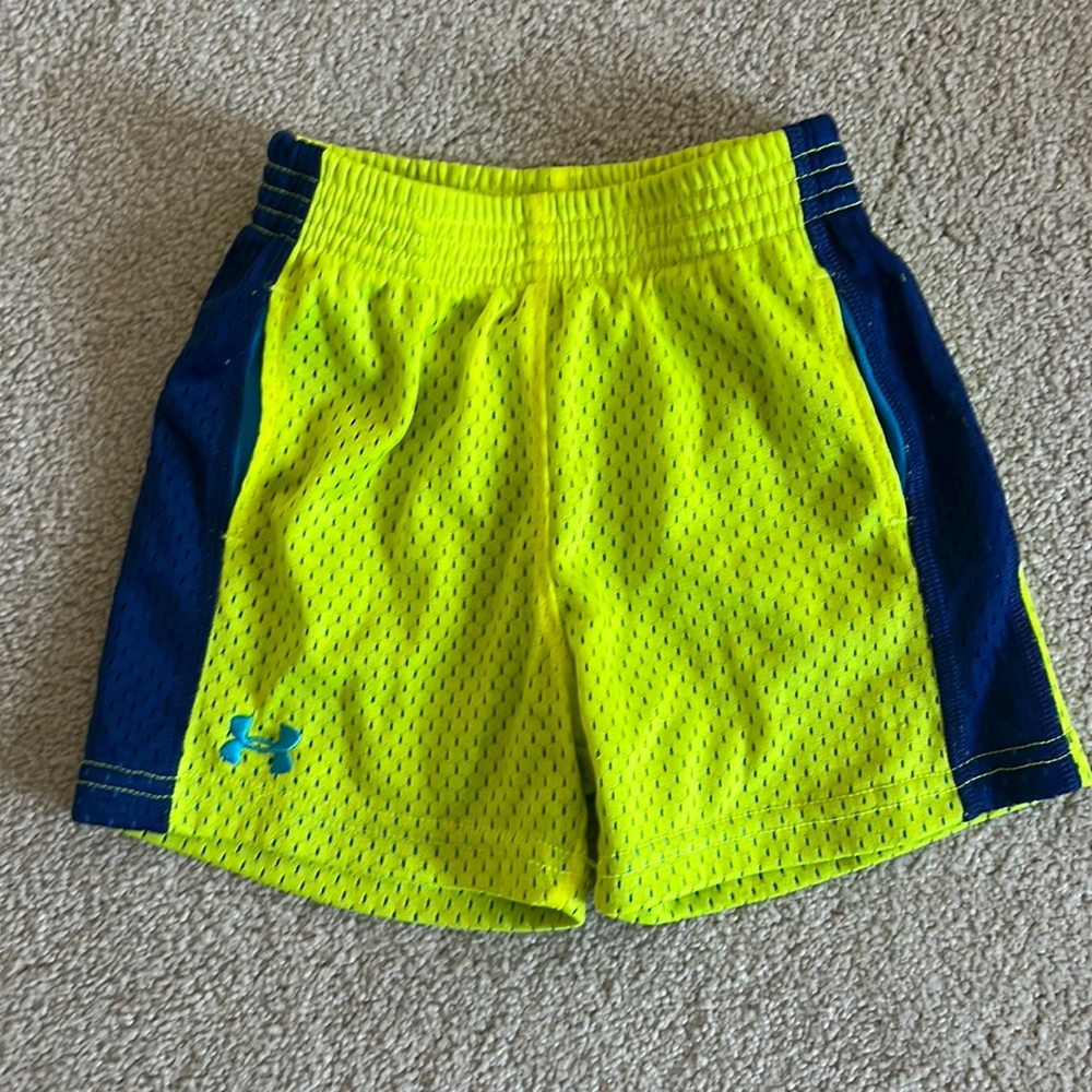 Under Armour Toddler Boys Shorts (Like-new)